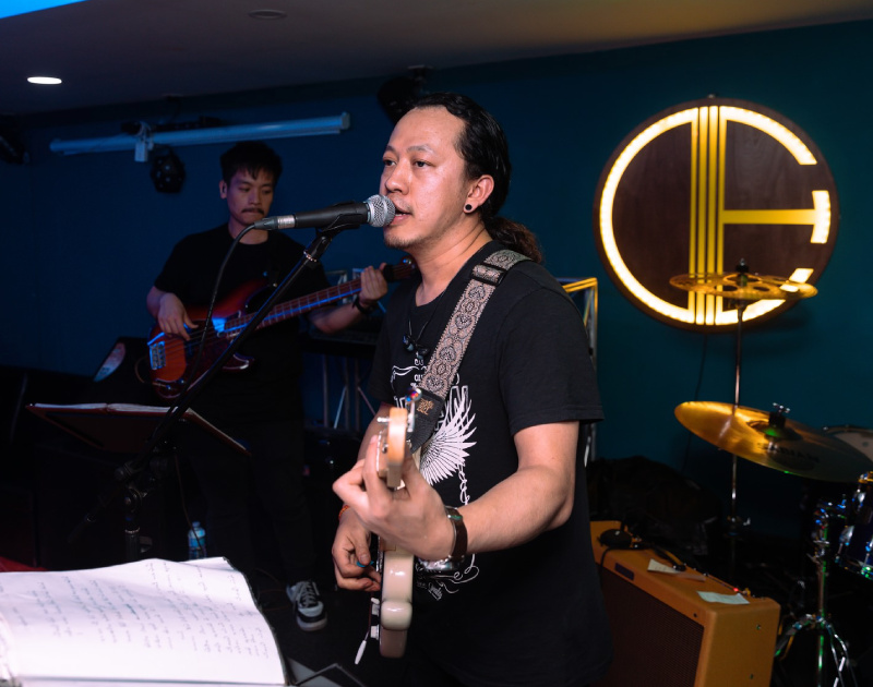 Live Music at De Lounge – Restaurant & Cocktail Bar